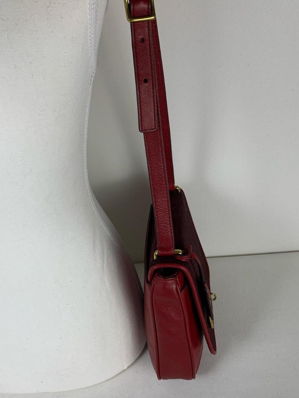 Fossil Memoir Flap Crossbody Bag - Stylish Cranberry Leather & Calf Hair - Picture 3 of 8